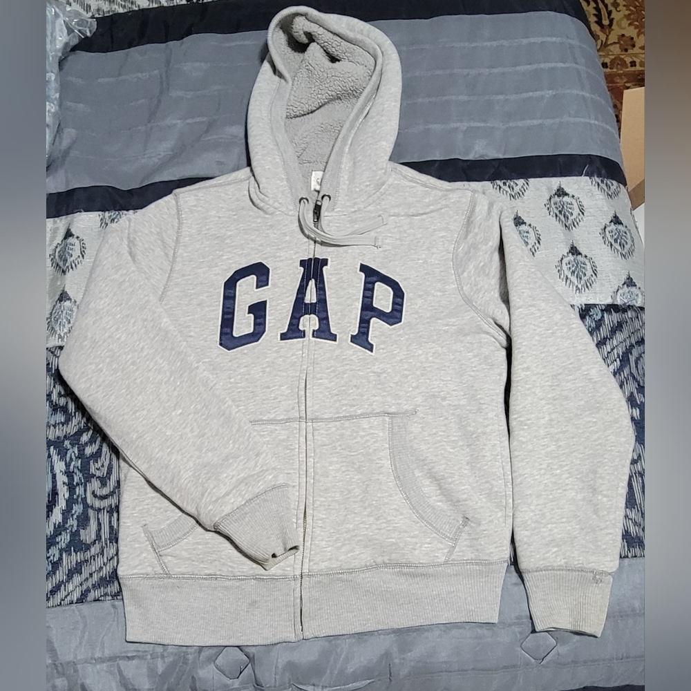 GAP Gray Sgerpa Lined Zip UP Hoodie with Navy Logo